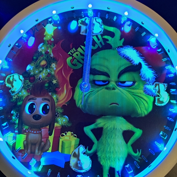 Grinch clock - Picture 11 of 14
